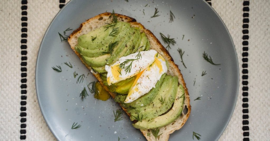 avocado-with-poached-egg-sandwich